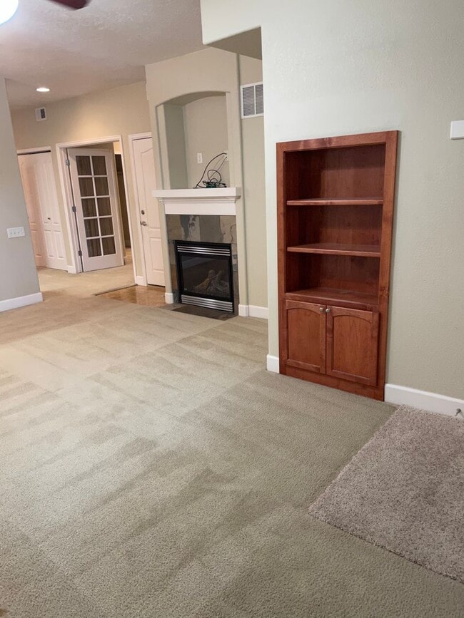 Building Photo - Beautiful/Quick I-25 Access 2 Bed 2 Bath Condo in Wellington