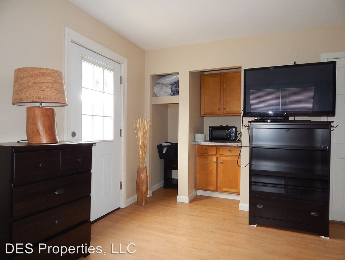 34 Chamberlain St, Brewer, ME 04412 Room for Rent in Brewer, ME