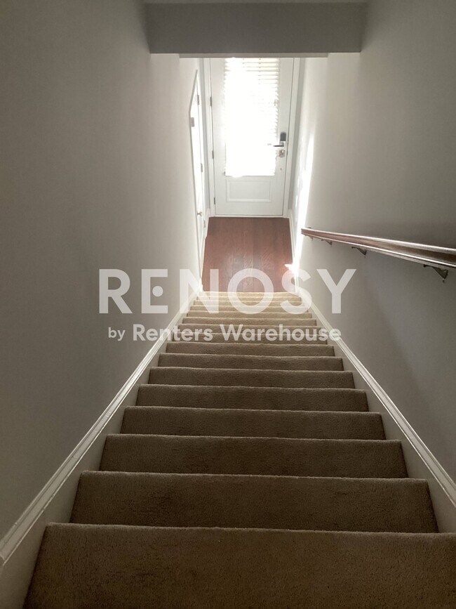 Foto del edificio - 2422 Tenor Ln