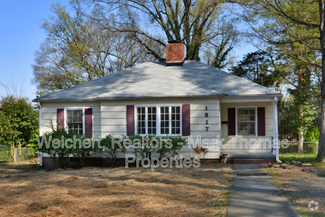 Building Photo - 1817 Hillcrest Dr