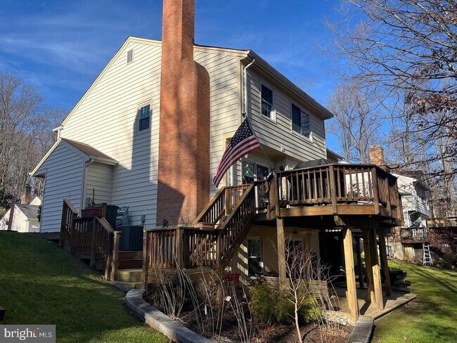 Building Photo - 9900 HEMLOCK WOODS Ln