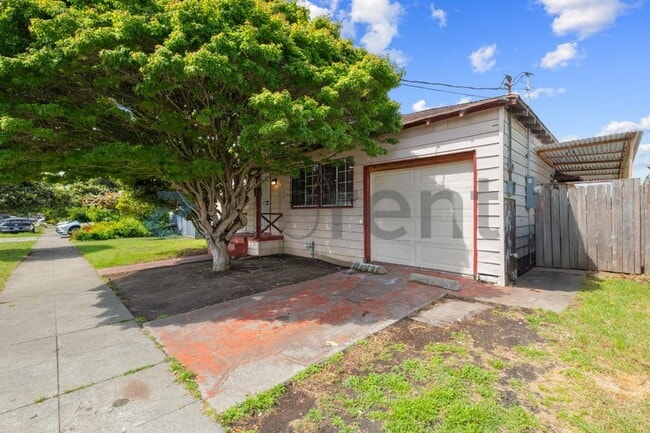 Building Photo - Unit