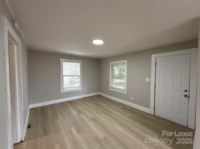 Foto del edificio - 1120 N Ransom St