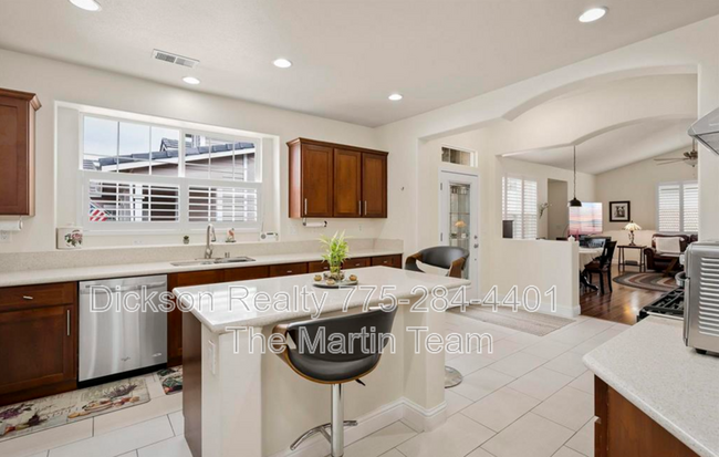 Building Photo - 10130 Donner Peak Dr