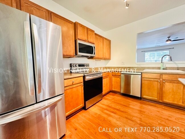Building Photo - 2706 Deerwood Ln