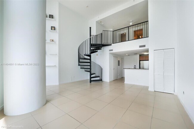 Building Photo - 1 br, 1 bath Condo - 300 S Biscayne Blvd #...