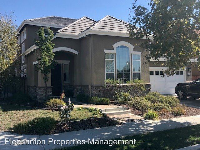 Building Photo - 6 br, 4.5 bath House - 2802 Piccadilly Cir