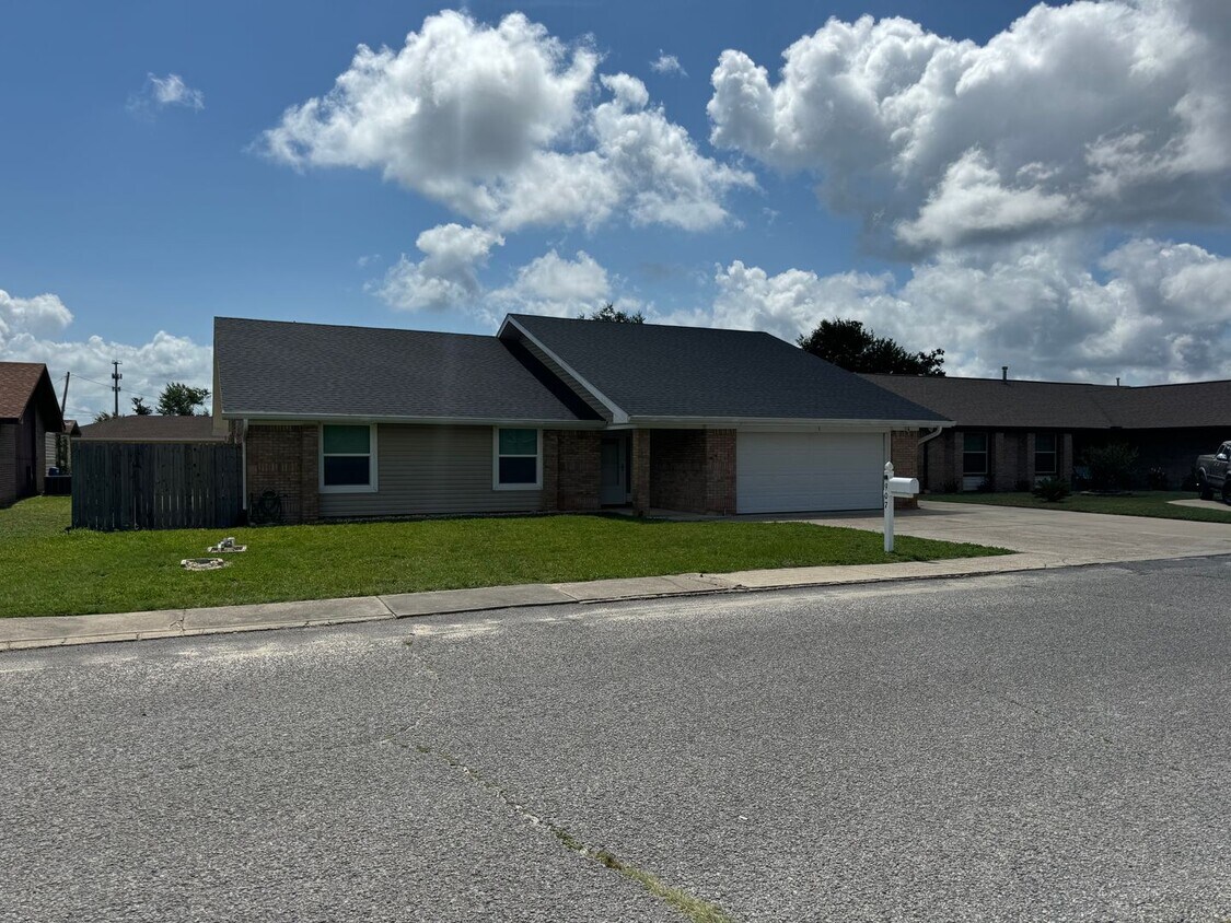 Foto principal - Single Family Home