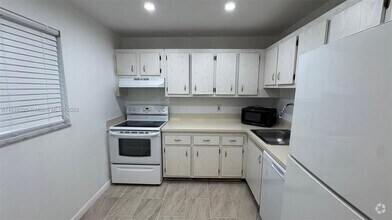 Building Photo - 7732 Camino Real