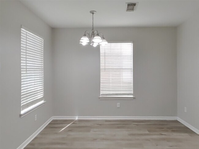 Foto del edificio - 3703 Bent Springs Ln