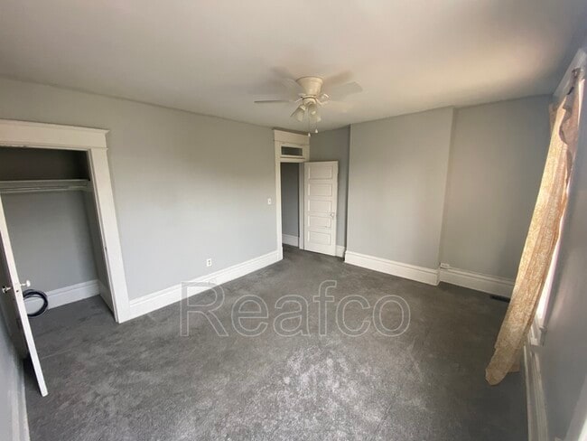 Building Photo - 909 Beech St