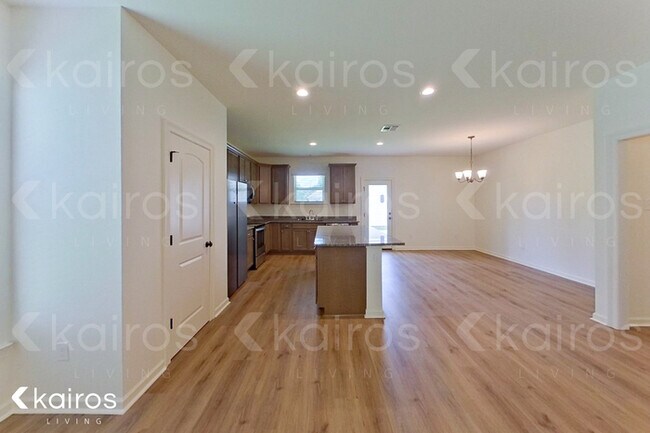 Building Photo - 115 Teddy Ln