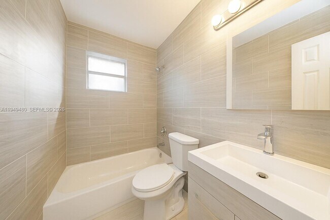 Foto del edificio - 5740 Mayo St