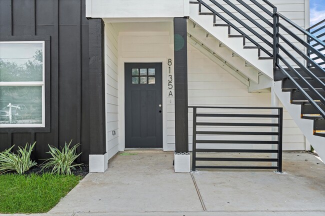 Building Photo - 8135 Woodward St