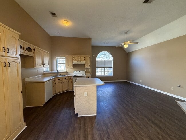 Building Photo - 6675 Whitten Pine Dr