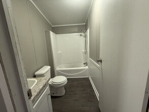 Building Photo - 3131 S Oliver Dr