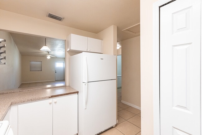 Building Photo - 1321 SE 8th Ave