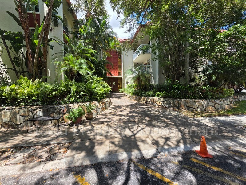 Photo - 1012 Pearce Dr #304