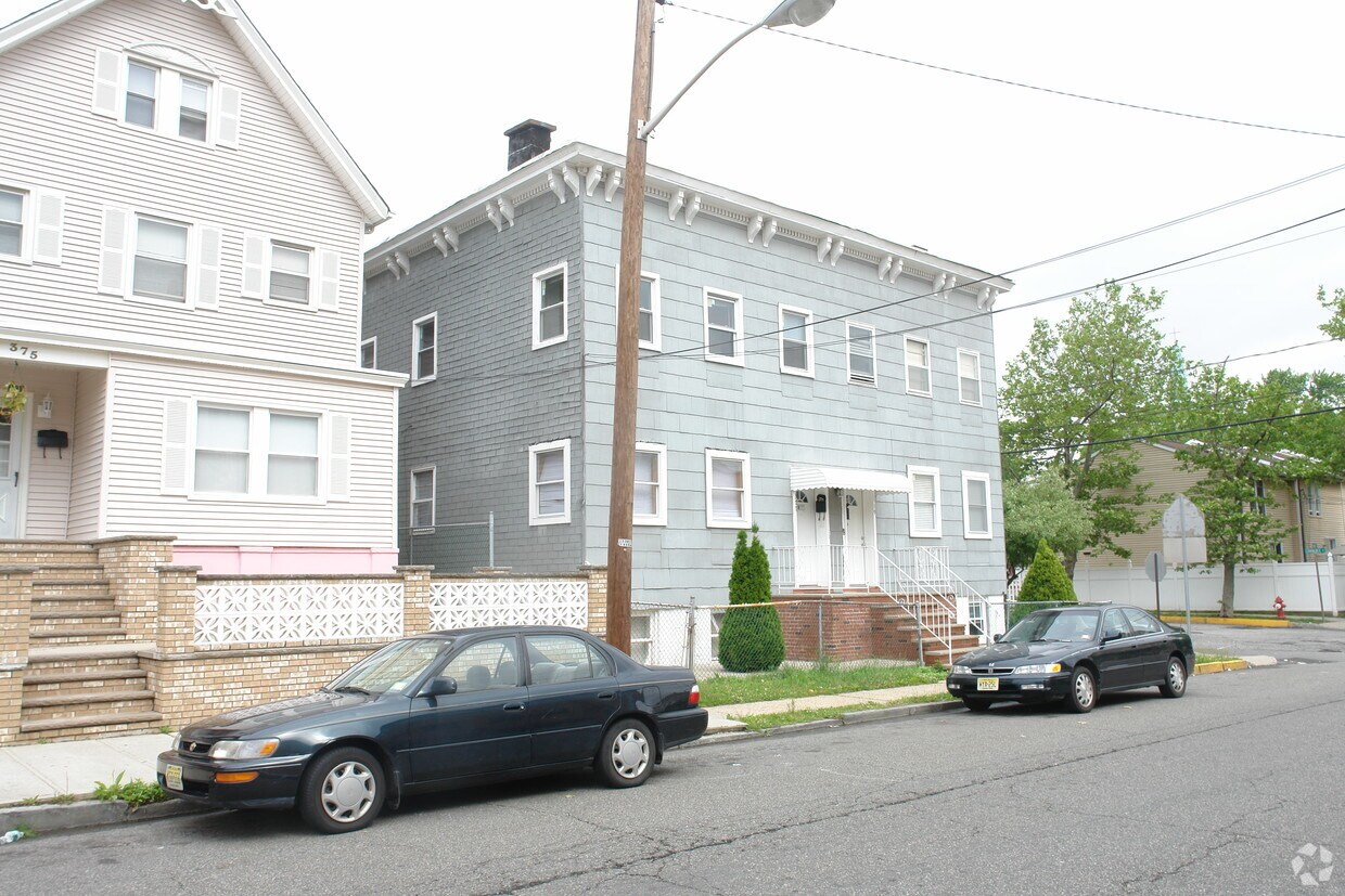 377379 Mechanic St, Perth Amboy, NJ 08861 Apartments in Perth Amboy