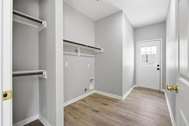 Building Photo - 1915 Ross Ave