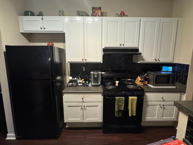 Building Photo - 4010 Brownstone Dr