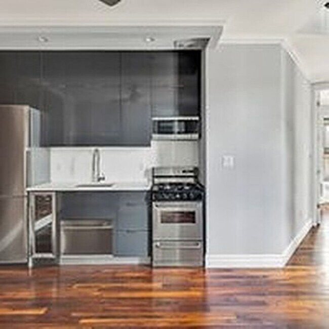 Building Photo - LEXINGTON AVE. AVAILABLE 9/1