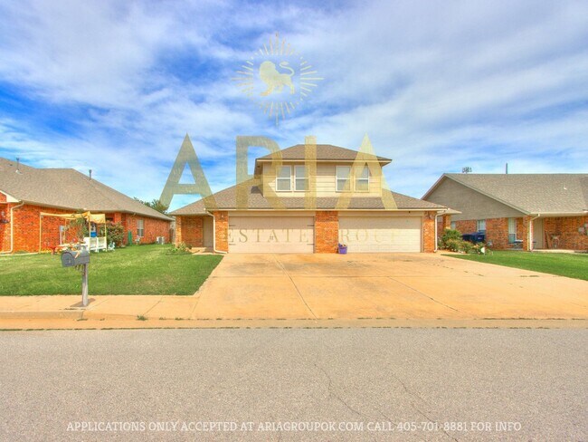 Foto del edificio - Spacious 4 Bed/2 Bath Duplex Home in Musta...