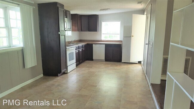 Foto del edificio - 3 br, 2 bath House - 636 Maria Sorrell Road