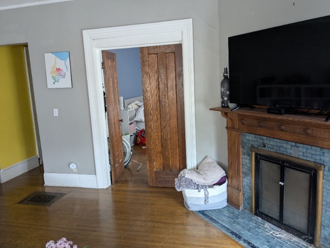 Building Photo - 120 Rutgers St