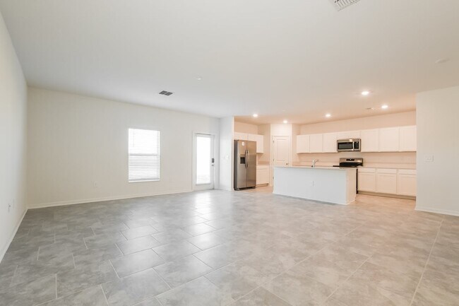 Building Photo - 1220 Tyler Lp