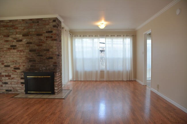 Building Photo - Updated Concord 3 bed/2 bath located close...