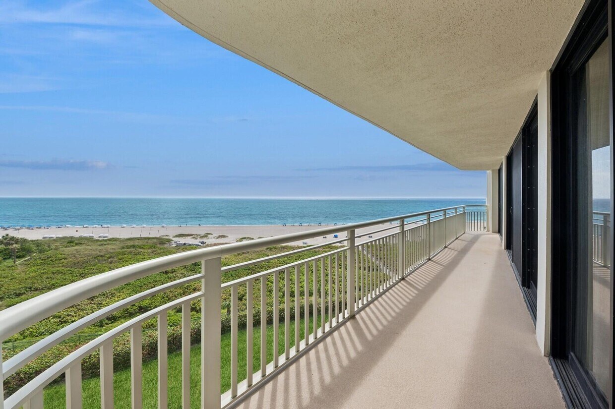 Primary Photo - 3000 N Ocean Dr
