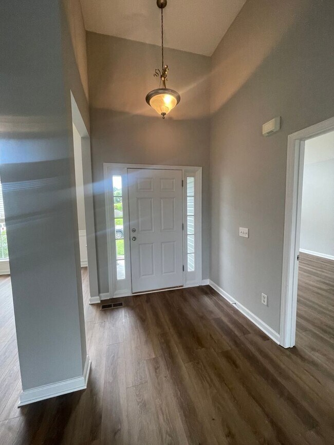 Building Photo - 3 Bedroom + 2 Bath Home for Lease In Soddy...