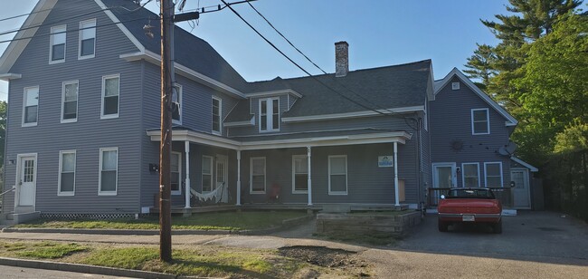 Building Photo - 20 Merrill St