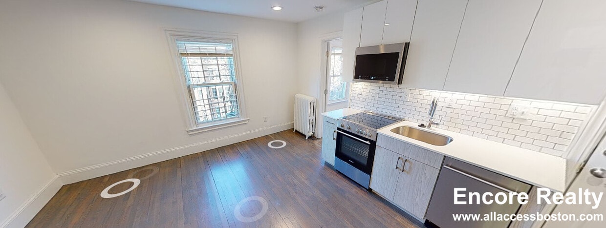 Building Photo - 225 Newbury St