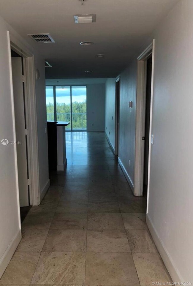 Building Photo - ONE FIFTY ONE AT BISCAYNE CONDO