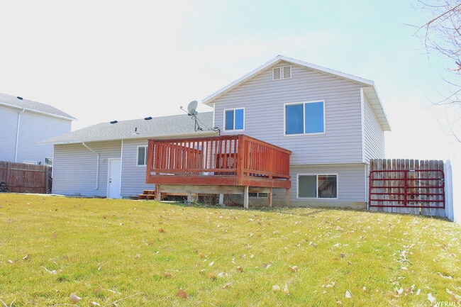 Building Photo - 5860 S 4075 W
