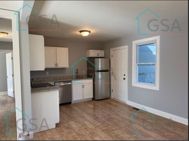 Building Photo - 3 Bedroom 2 Bathroom Home Minutes from Downtown Spartanburg