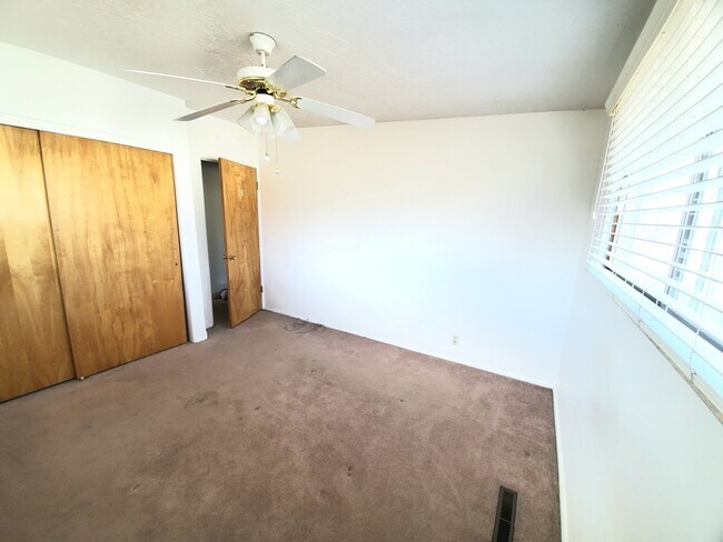 Building Photo - 165 S 600 W