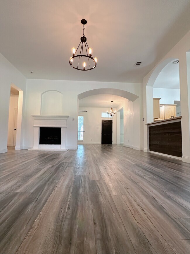 Building Photo - 11601 Crystal Falls Dr
