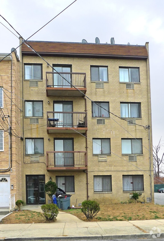 Foto del edificio - 71-40 160th St