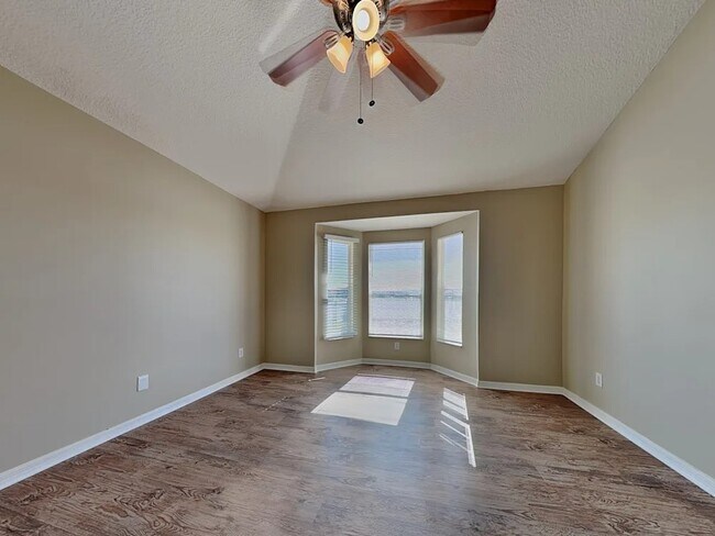 Foto del edificio - 8415 Canterbury Lake Blvd