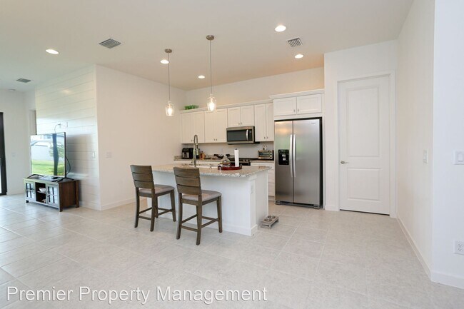 Foto del edificio - 3 br, 2 bath House - 14759 Kingfisher Loop