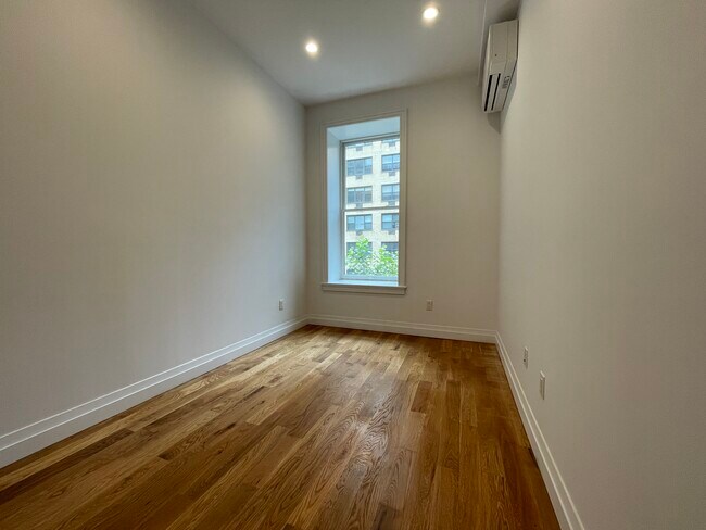 Building Photo - 315 W 103rd St
