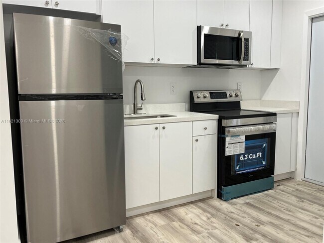 Foto del edificio - 885 SW 29th Ave