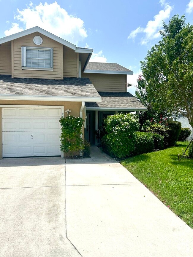 Building Photo - 935 Honeytree Ln