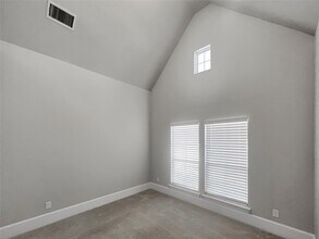 Building Photo - 16807 Hemlock Grove Dr