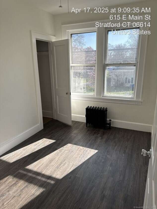 Foto principal - 613 E Main St
