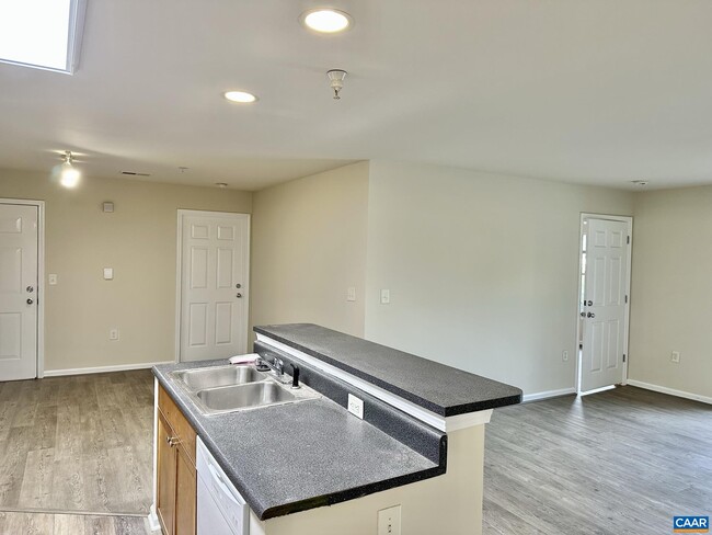 Building Photo - 725 Denali Way