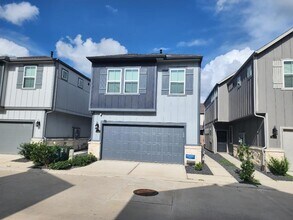 Building Photo - 1520 Red Acer Dr